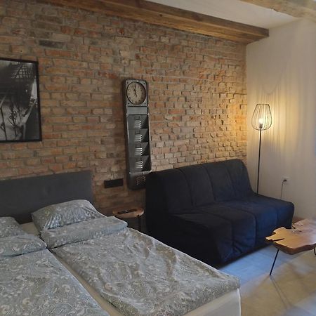 Motyl Apartamenty Studio Lub Pokoj Z Lazienka บือตอม ภายนอก รูปภาพ