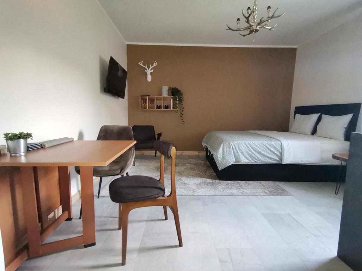 Motyl Apartamenty Studio Lub Pokoj Z Lazienka บือตอม ภายนอก รูปภาพ