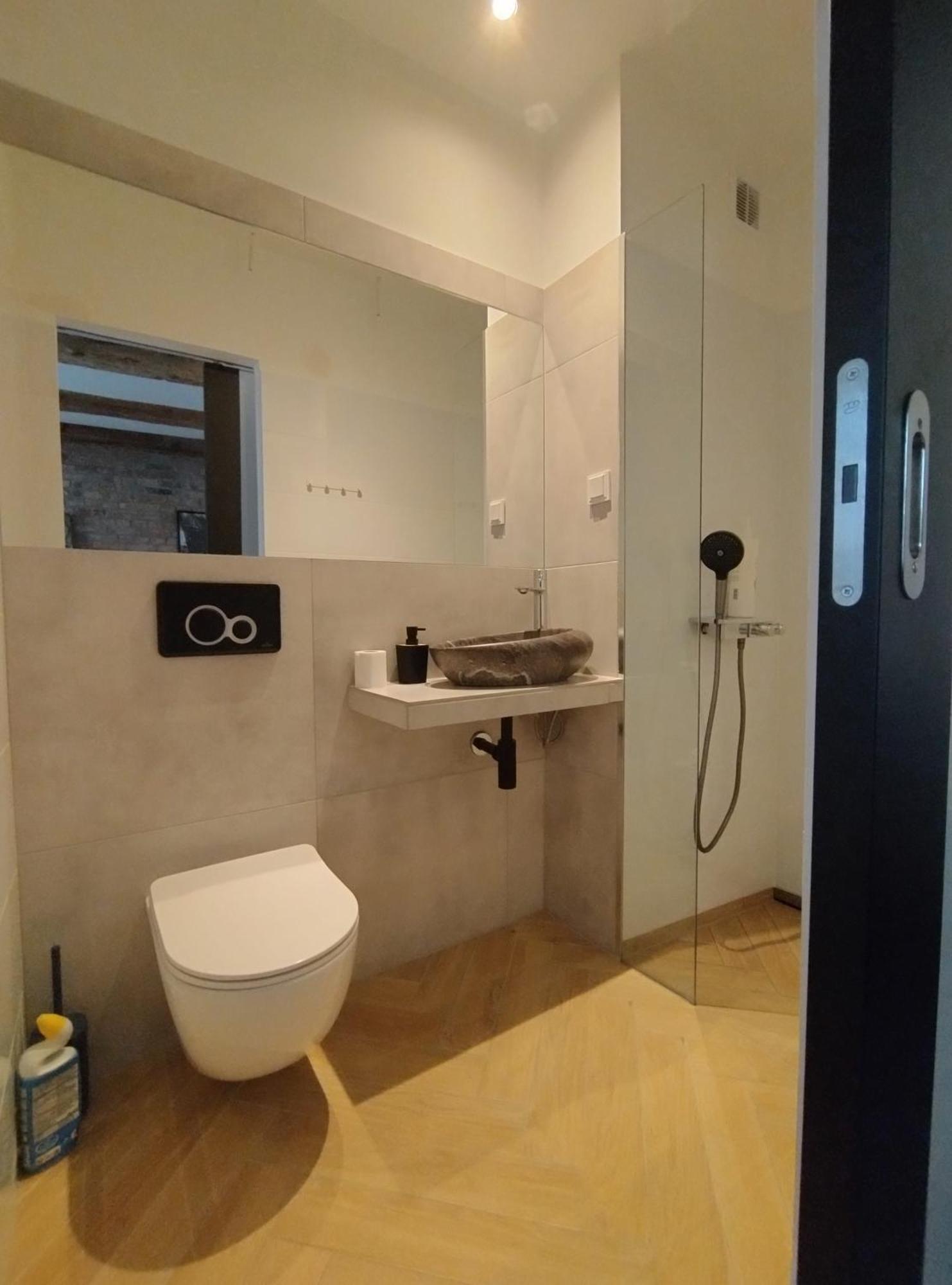 Motyl Apartamenty Studio Lub Pokoj Z Lazienka บือตอม ภายนอก รูปภาพ