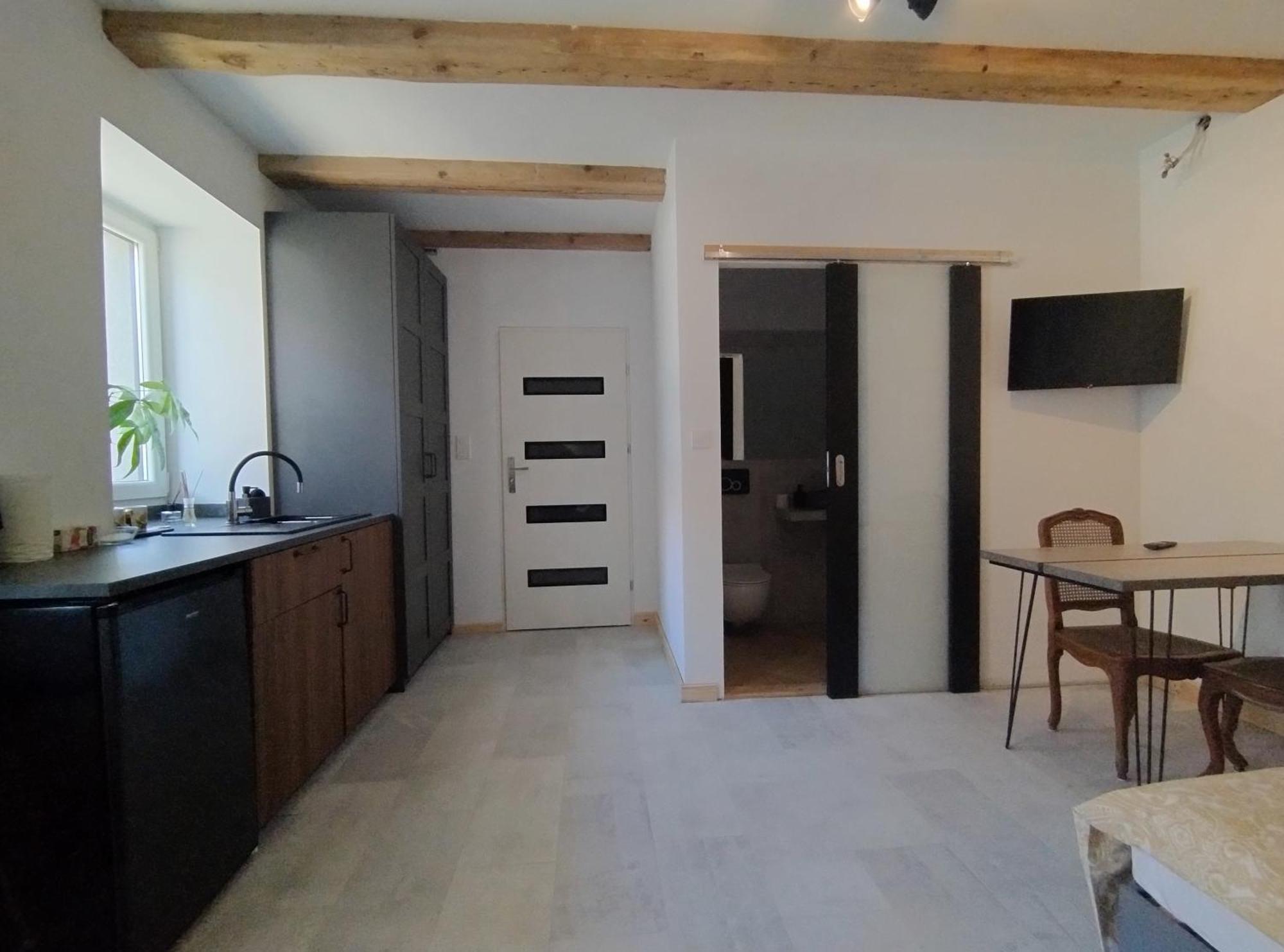 Motyl Apartamenty Studio Lub Pokoj Z Lazienka บือตอม ภายนอก รูปภาพ